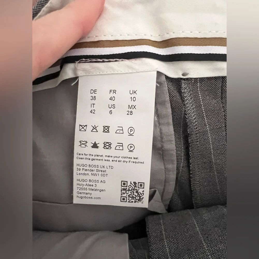 HUGO BOSS Charcoal Pinstripe Pants Trousers $348 retail size 6 100% virgin wool - Picture 5 of 6